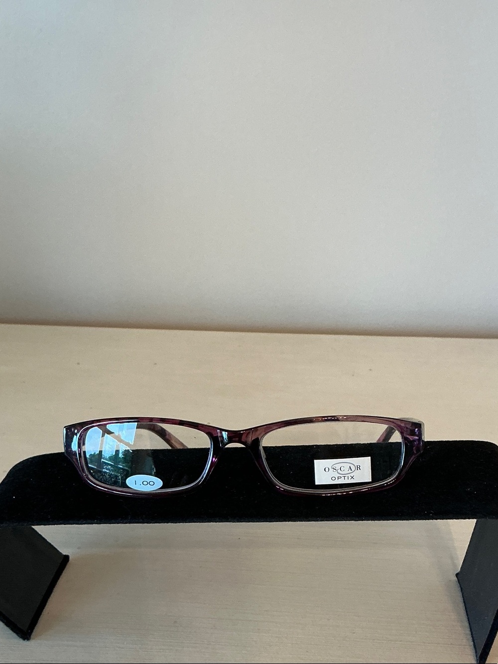 Authentic, Oscar de la Renta Purple Tortoiseshell Rectangular +1.00 Readers